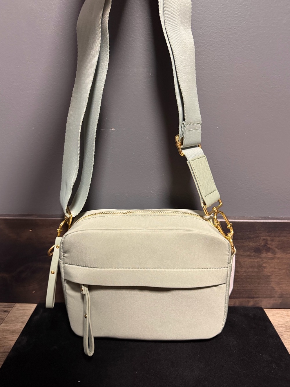 New Time and Tru Pearl Nylon Camera Crossbody Bag Green Harbor Gold